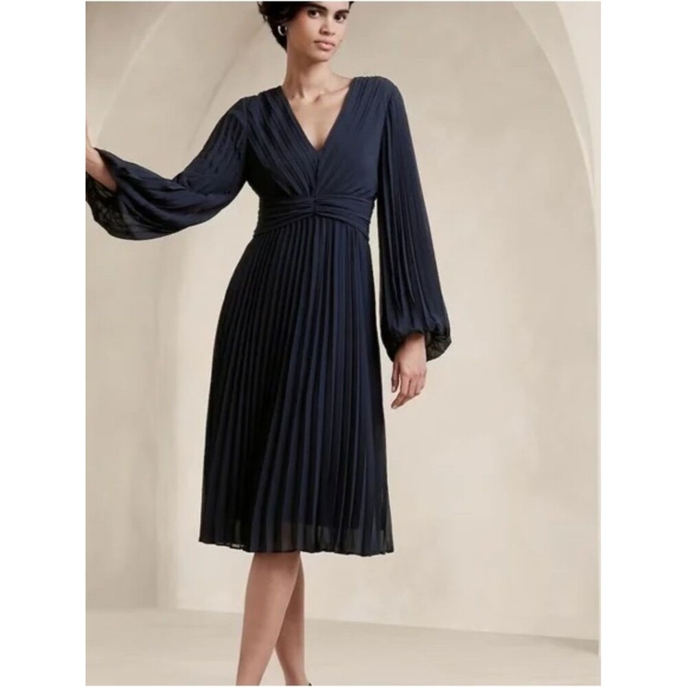 NWT Banana Republic Pleated Midi Dress | Navy  | Size 2
